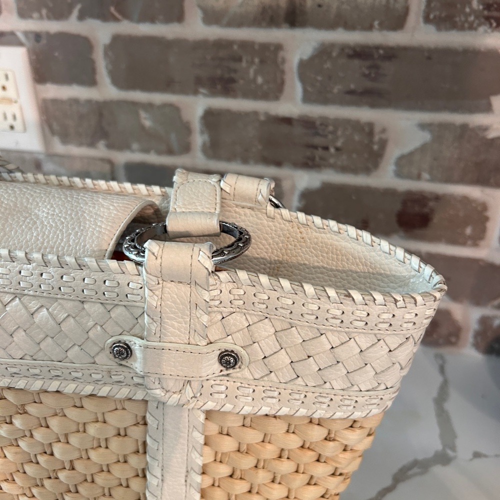 Vintage Brighton Natural Straw Tote with White Trim and Braided Handles / GUC - Picture 14 of 15